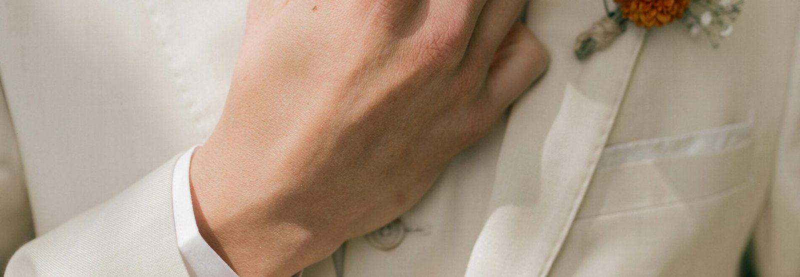 costume en lin beige léger homme